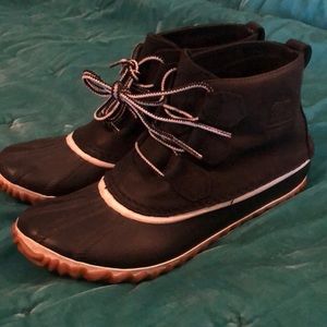 Sorel Womens Out and About Black Leather Boots
